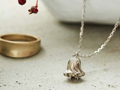 NieR Reincarnation mama carrier necklaces