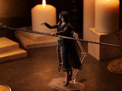 Demon’s Souls Maiden in Black Figma Figure Can Stand or Sit Beside You