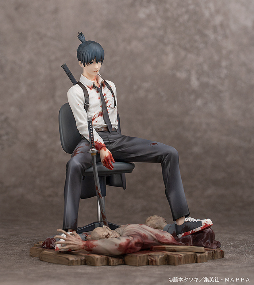 Chainsaw Man Aki Figure Has Blood on Its Hands