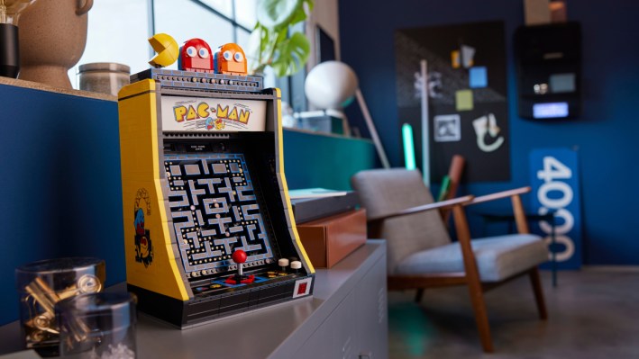 Pac-Man Arcade Cabinet Lego