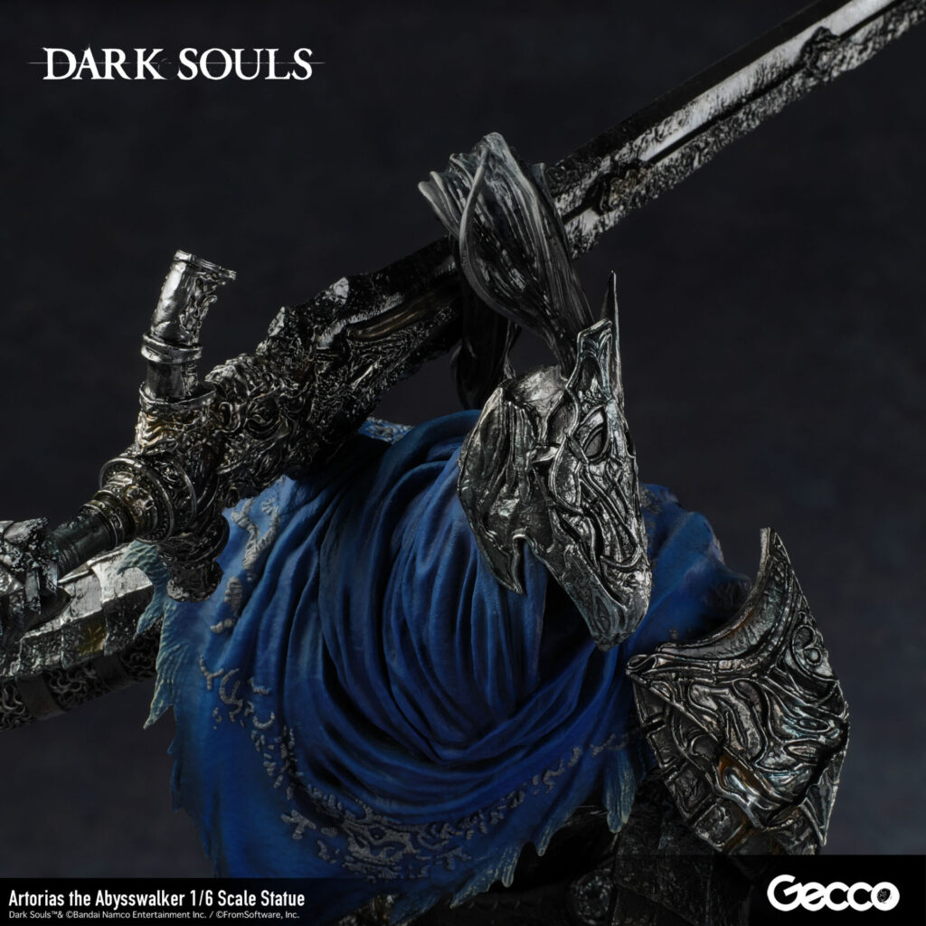 Dark Souls Artorias the Abysswalker statue - close-up