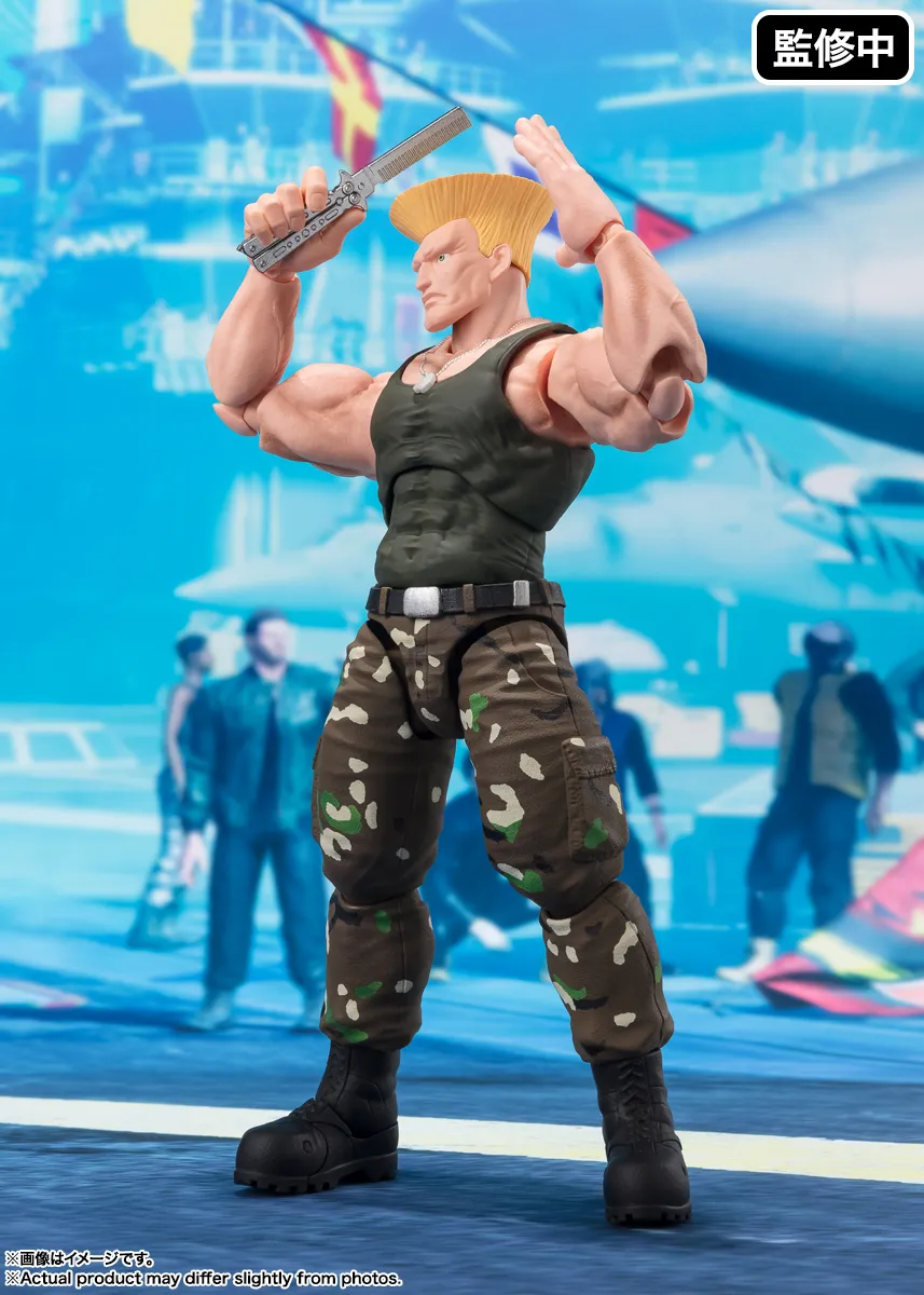 Street Fighter Guile SH Figuarts action figure - combing hair