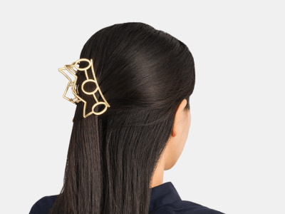 Hair clip based on Princess Peach crown being sold by Nintendo Japan