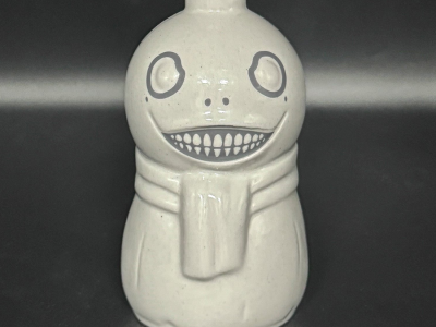 NieR: Automata Porcelain Bottles Look Like Emil