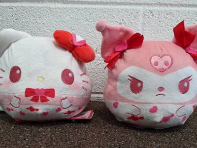 TeeTurtle Sanrio Valentine’s Day Reversible Plush Don’t Feel Seasonal