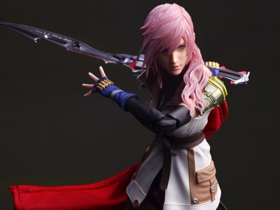 Final Fantasy XIII Lightning Play Arts Shin action figure