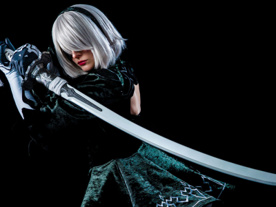 NieR: Automata 2B Virtuous Contract Replica Sword Lights Up
