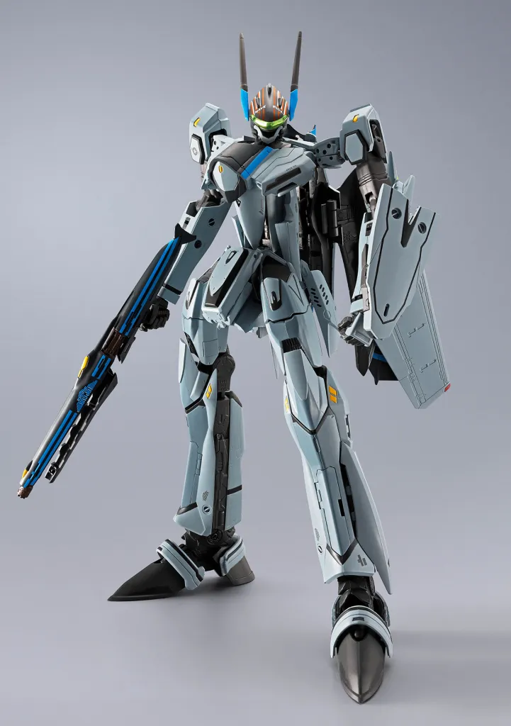 Macross Frontier VF-25 Messiah - Top Gun Maverick crossover DX Chogokin figure - Battroid mode standing