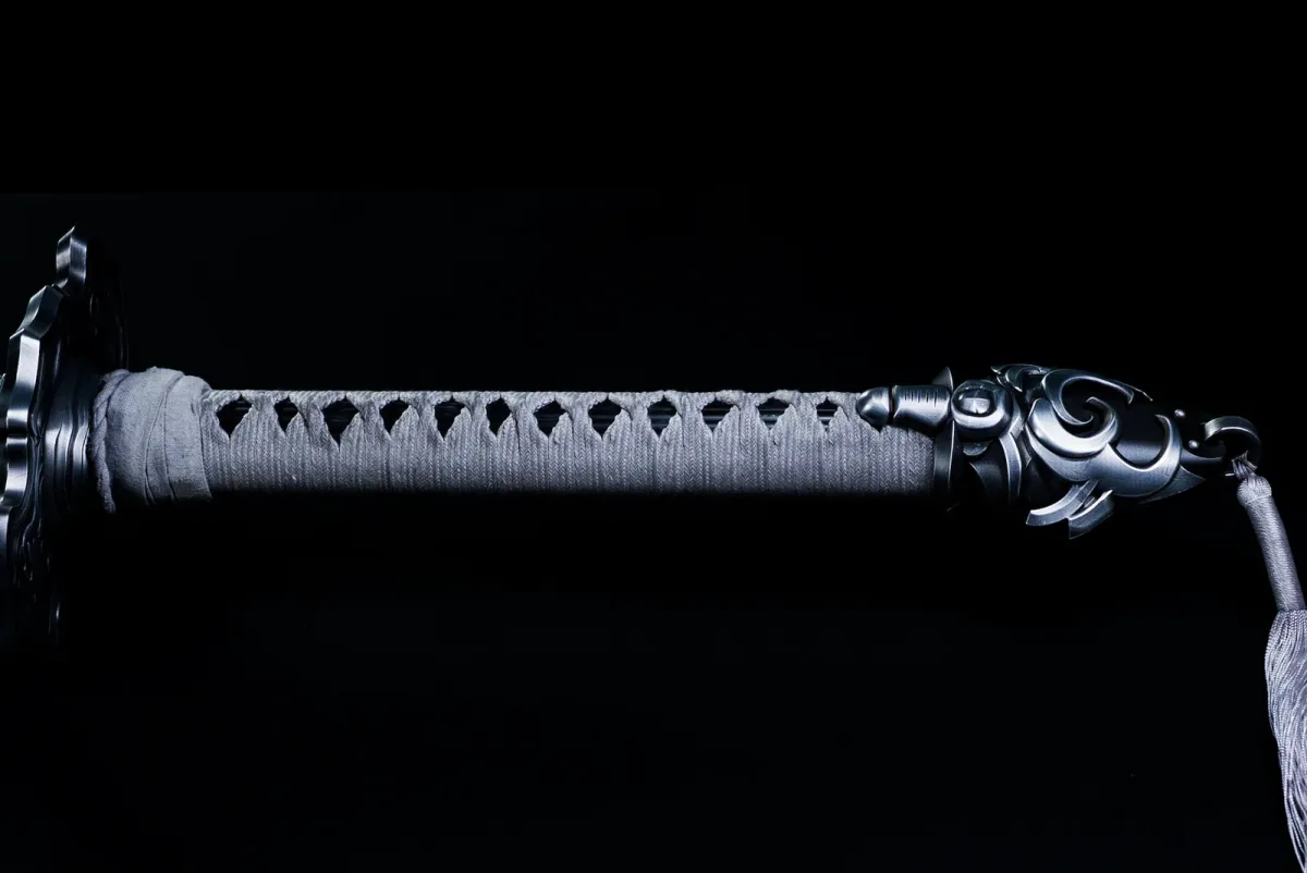 US orders opened for the NieR: Automata 2B Virtuous Contract sword replica with lights and sounds.