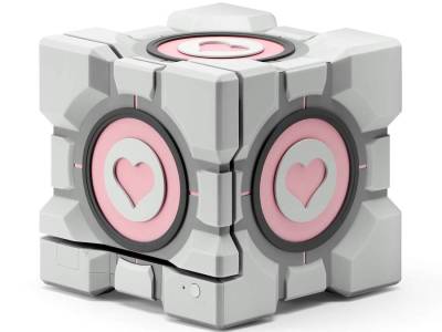 Steam Machine Companion Cube PC Case Cover Appears