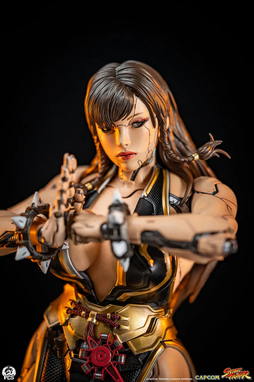 PCS will release new Street Fighter Chun-Li figures of her as an Android in her standard and Battle Outfit 1 costumes.