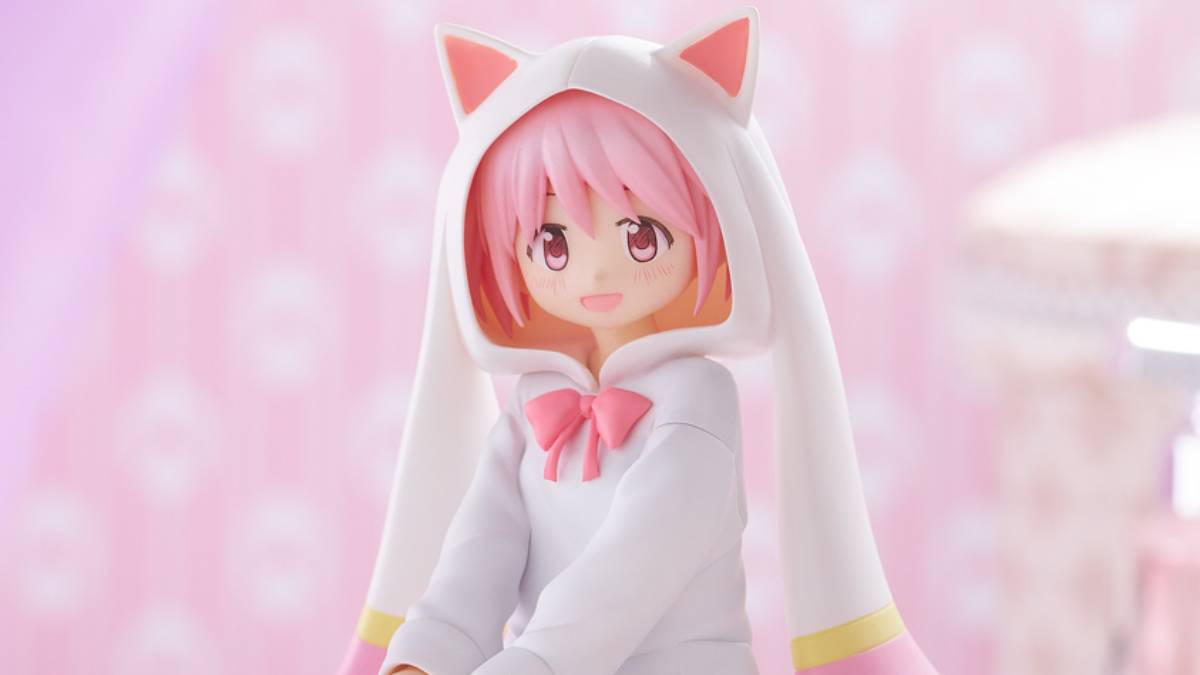A Puella Magi Madoka Magica noodle stopper figure of Madoka Kaname features her wearing Kyubey kigurumi pajamas.