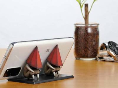 Gecco Releasing Silent Hill 2 Pyramid Head Phone Stand