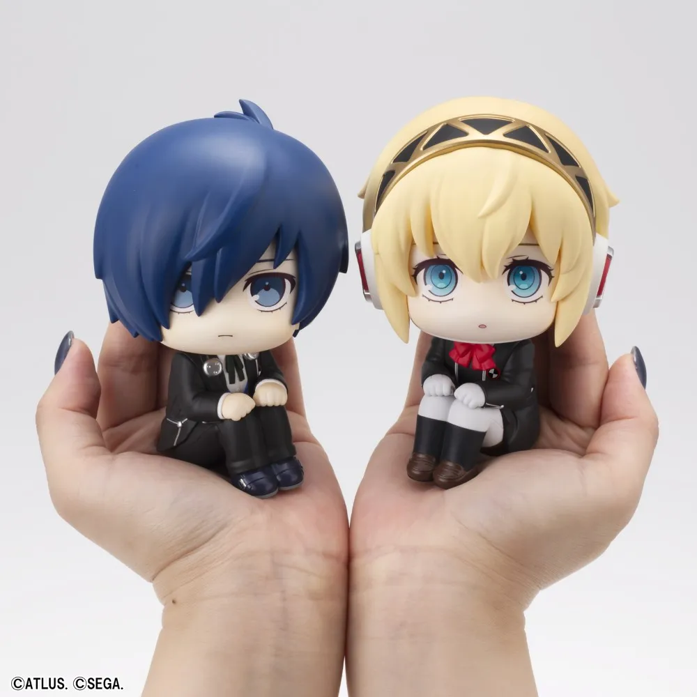 Persona 3 Look Up soft vinyl figures on palms