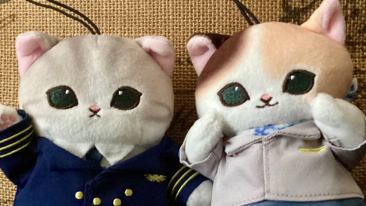 ANA Mofusand Pilot and Flight Attendant Plush Feel Best Suited for Display at Home