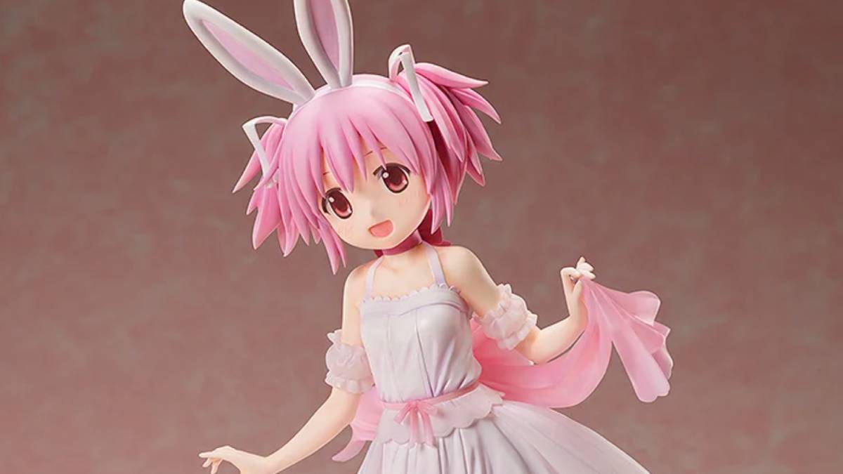 The Madoka Kaname Rabbit Ears figure of her in a white dress that appeared alongside Madoka Magica the Movie: Rebellion is back.