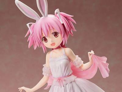 The Madoka Kaname Rabbit Ears figure of her in a white dress that appeared alongside Madoka Magica the Movie: Rebellion is back.