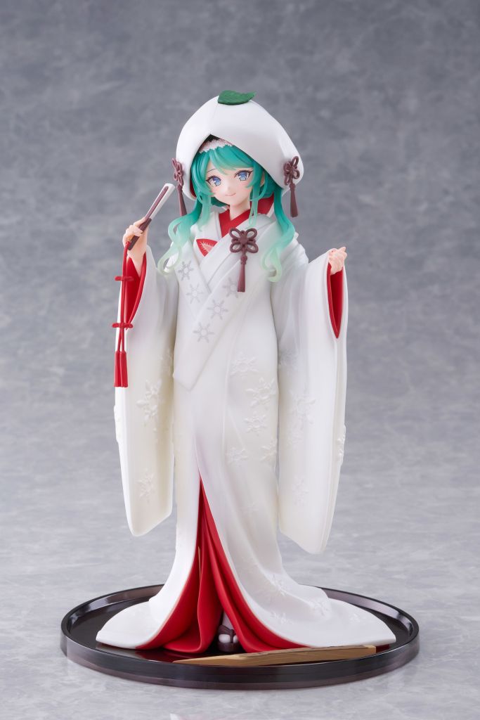 Snow Miku 2013 All Stars Figure Is Dressed Like a Bride