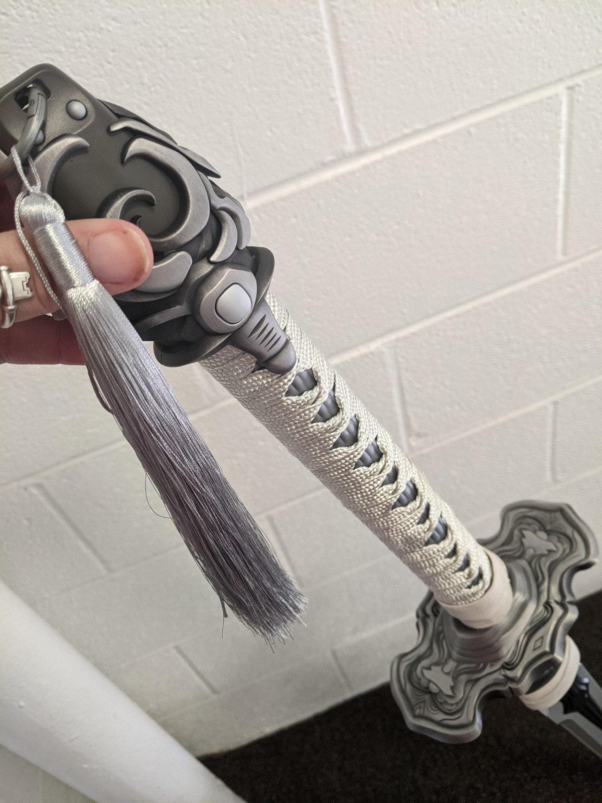 A lot of the Square Enix and Hibino NieR: Automata Virtuous Contract sword design elements make sense both visually and for cosplay.