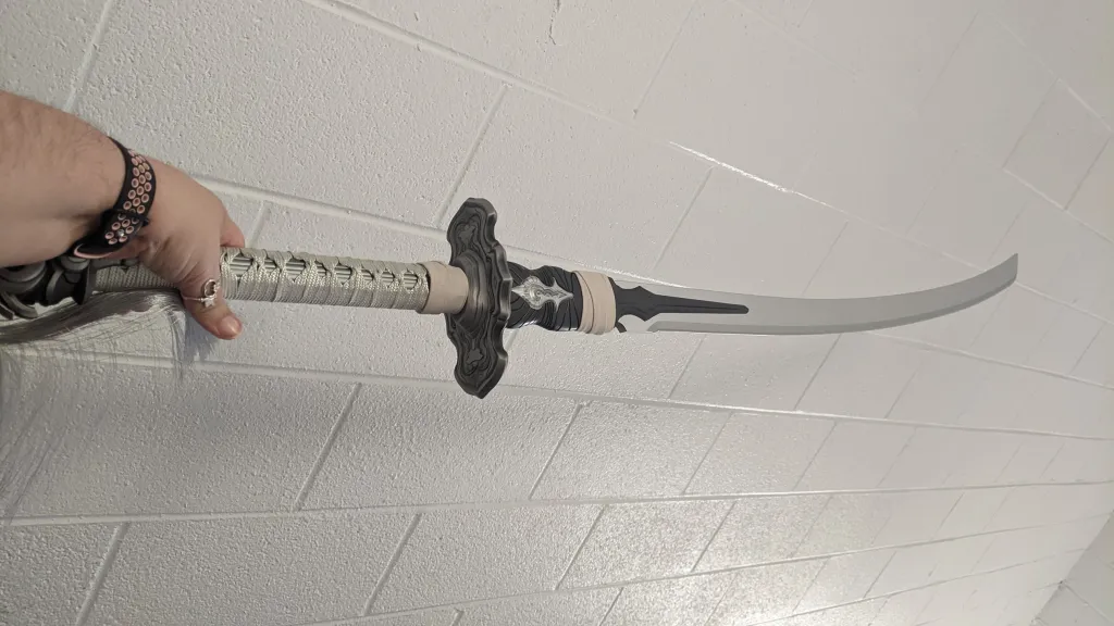 A lot of the Square Enix and Hibino NieR: Automata Virtuous Contract sword design elements make sense both visually and for cosplay.